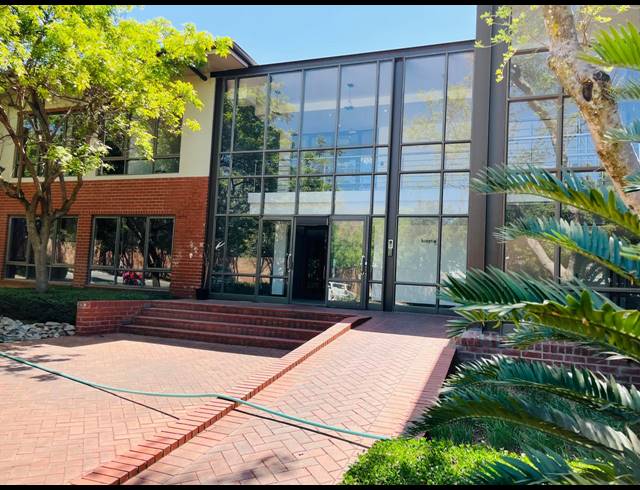 329M² OFFICE TO LET IN MAGALIESSIG